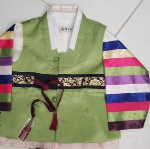 Korean Outfit. Boys size 5, New